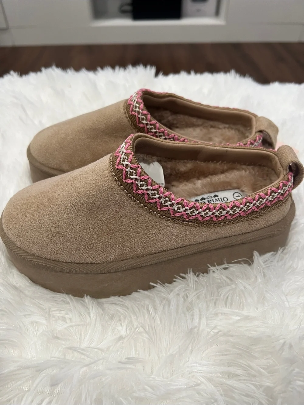 Women’s Slip-On Platform Clog in Tan with Pink Trim